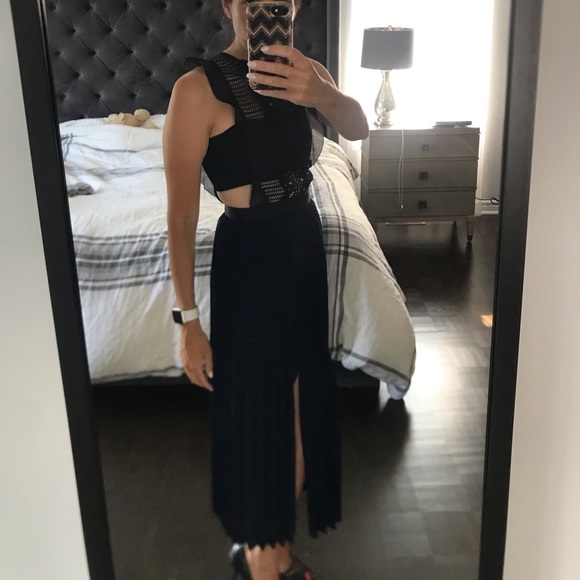 Self portrait Lace sleeveless pleated midi dress. - Picture 5 of 7